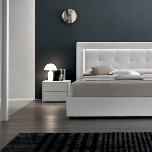 Letto matrimoniale con testiera classica in lavorazione capitonné con luce integrata Deo Light di Maronese Acf